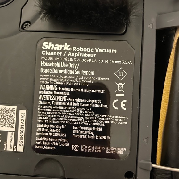 Shark Robotic Vacuum - Picture 2 of 6